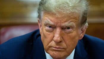 Descartan a la mayoría de potenciales jurados por 'sesgo político' en arranque de juicio inédito contra Trump