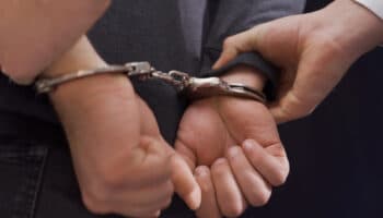 Detienen a presunto extorsionador de ex candidata en Michoacán