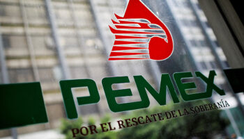 Pemex asegura autosuficiencia en combustibles para 2025 y presumió reducción de deuda del 25%