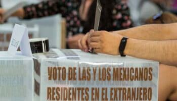Mexicanos en EU votan para las presidenciales de México pese al 'olvido' de los candidatos