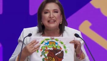 Bandera al revés fue una protesta, dice Xóchitl Gálvez