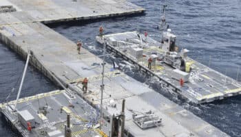 Inicia envío de ayuda humanitaria a Gaza a través de muelle flotante