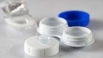 ¡Ojo! Alerta Cofepris por comercialización ilegal de lentes de contacto