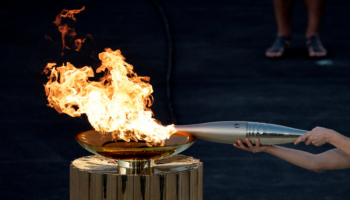 París 2024: La antorcha olímpica llegará a Francia a menos de 80 días de la inauguración de los Juegos