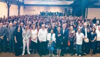 Más de 900 intelectuales, académicos y artistas expresan su apoyo a Claudia Sheinbaum