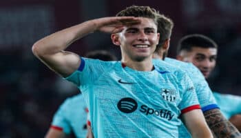 Resuelve Fermín López los problemas de Barcelona en su visita a Almería | Video