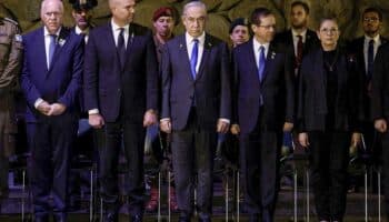 Alarmas y ofrendas florales: Así conmemora Israel el Día en Recuerdo del Holocausto