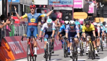 Giro de Italia 2024: Jonathan Milan gana la Etapa 4 | Video
