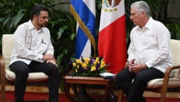 México tendrá 1,200 médicos cubanos más tras una reunión con Díaz-Canel: IMSS