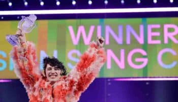 Videos | Nemo, el primer ganador no binario de Eurovisión da triunfo a Suiza