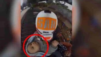 Video | Así fue el rescate de un bebé del techo de una casa tras devastadoras inundaciones en Brasil