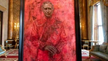 Video | El rey Carlos presenta su primer retrato desde la coronación