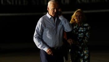 Biden hablará el domingo de su futuro político con su familia: NBC