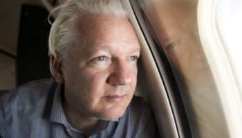 Liberación de Assange es desenlace afortunado, pero no perfecto; no cometió ningún crimen: Narváez