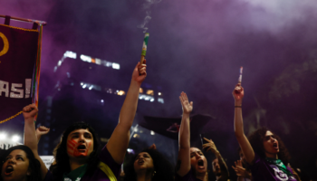 Miles de personas protestan en Brasil contra un proyecto de ley que equipara el aborto con el homicidio