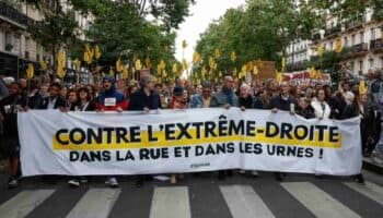 Cientos de miles protestan en Francia contra una extrema derecha al borde del poder