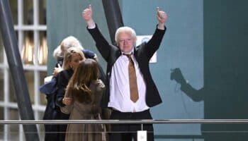 Aristegui en Vivo: Assange llega a Australia como hombre libre; Sheinbaum responde a magistrados; casos Quevedo y Vallarta, y más...