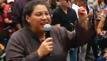 Ministra Batres va a evento de Morena y se encara con trabajadores del Poder Judicial