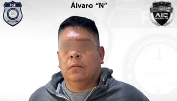 Detienen a presidente municipal poblano por feminicidio de su esposa