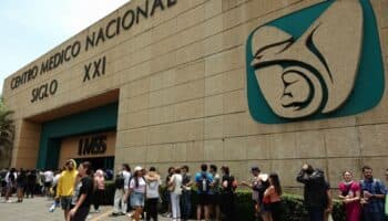 '¡Queremos votar!': Se acaban boletas en casillas especiales en AICM y Siglo XXI