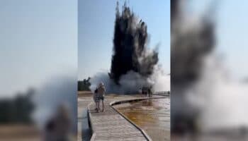 Gran explosión de lodo y rocas en Yellowstone, EU | Video