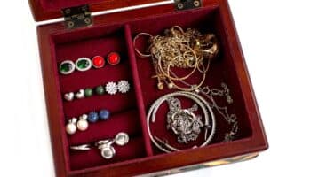 Hombre de 105 años, víctima de robo en joyería del Centro Histórico