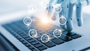 IA generativa puede mejorar la creatividad pero reduce la novedad de los textos