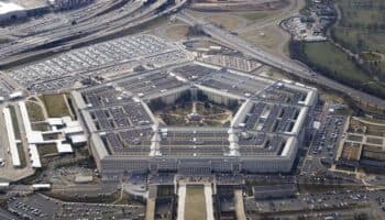 Hackers filtran documentos de proveedor de servicios informáticos del Pentágono: Bloomberg