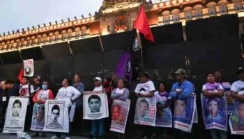 'Sr. Presidente, nos mintió y traicionó; la historia lo juzgará': Madres y padres de los 43