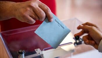 Los franceses deciden si confirman el triunfo de la ultraderecha en la segunda vuelta de las elecciones legislativas