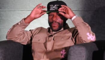 Mayweather dice que vencería con una mano a la leyenda Julio César Chávez y a su hijo