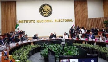 Sesión navideña en el INE: plantean elección judicial con recorte de 52 por ciento