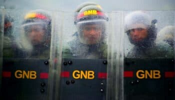 Oposición venezolana llama a las Fuerzas Armadas a colocarse del 'lado del pueblo'