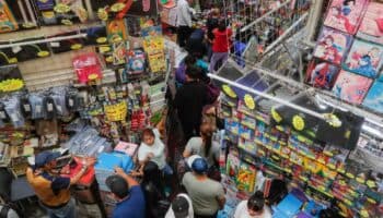 Útiles escolares chinos permiten a familias vencer la inflación en el regreso a clases: comerciantes