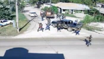 Videos | Grupos armados se enfrentan frente a un kínder con niños adentro, en frontera de Chiapas con Guatemala