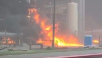 Controlan incendio en refinería Salina Cruz, Oaxaca | Video