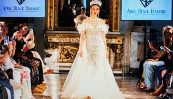 Emma Coronel participa como modelo en la Semana de la Moda de Milán