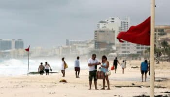 Helene se transformó en huracán categoría 1 frente a la península de Yucatán