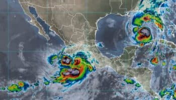 'John' se fortalece a huracán de camino a Michoacán