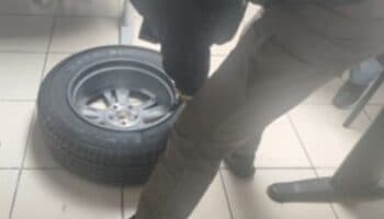 Nayarit | En inspección aleatoria aseguran 5.7 mdp ocultos en llanta de refacción