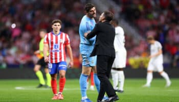 "Hay que sancionar a los que tiraron objetos y a los que provocan": Simeone | Video