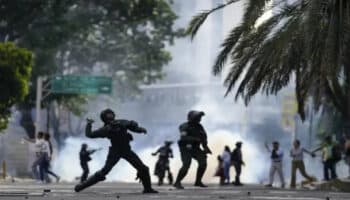 Denuncia Human Rights Watch 'brutal' represión en Venezuela | Video