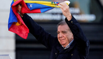 Venezuela pide a Interpol 'alerta roja' contra Edmundo González