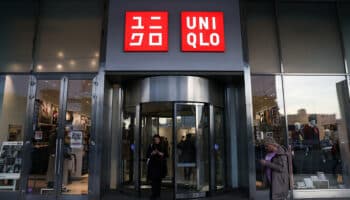 Detienen a encargado de una tienda Uniqlo en Tokio; grababa mujeres en los probadores
