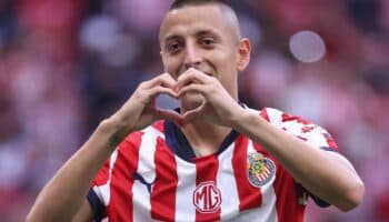 No es suficiente disculpa de ‘El Piojo’ tras arrojar petardo a periodistas: Paunovic