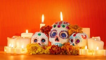 ¿Qué debe llevar la ofrenda? Prepara tu altar para el Día de los Muertos