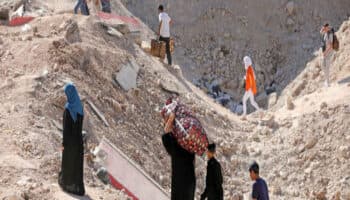 Casi 300 mil personas han huido de la violencia en Líbano hacia Siria o Irak: ACNUR | Video