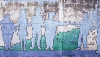 'Las vamos a descuartizar': Activista colombiana acusa a agentes de INM por amenazas de muerte
