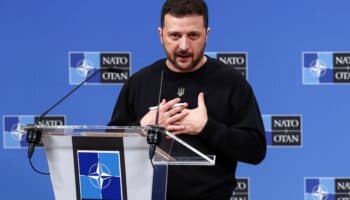 Ucrania alcanzaría acuerdo de poner fin a la guerra si la incluyen a la OTAN: Zelenski