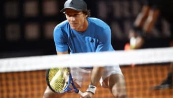 ¿Cómo le fue a Diego Forlán en su debut como tenista profesional a los 45 años? | Video